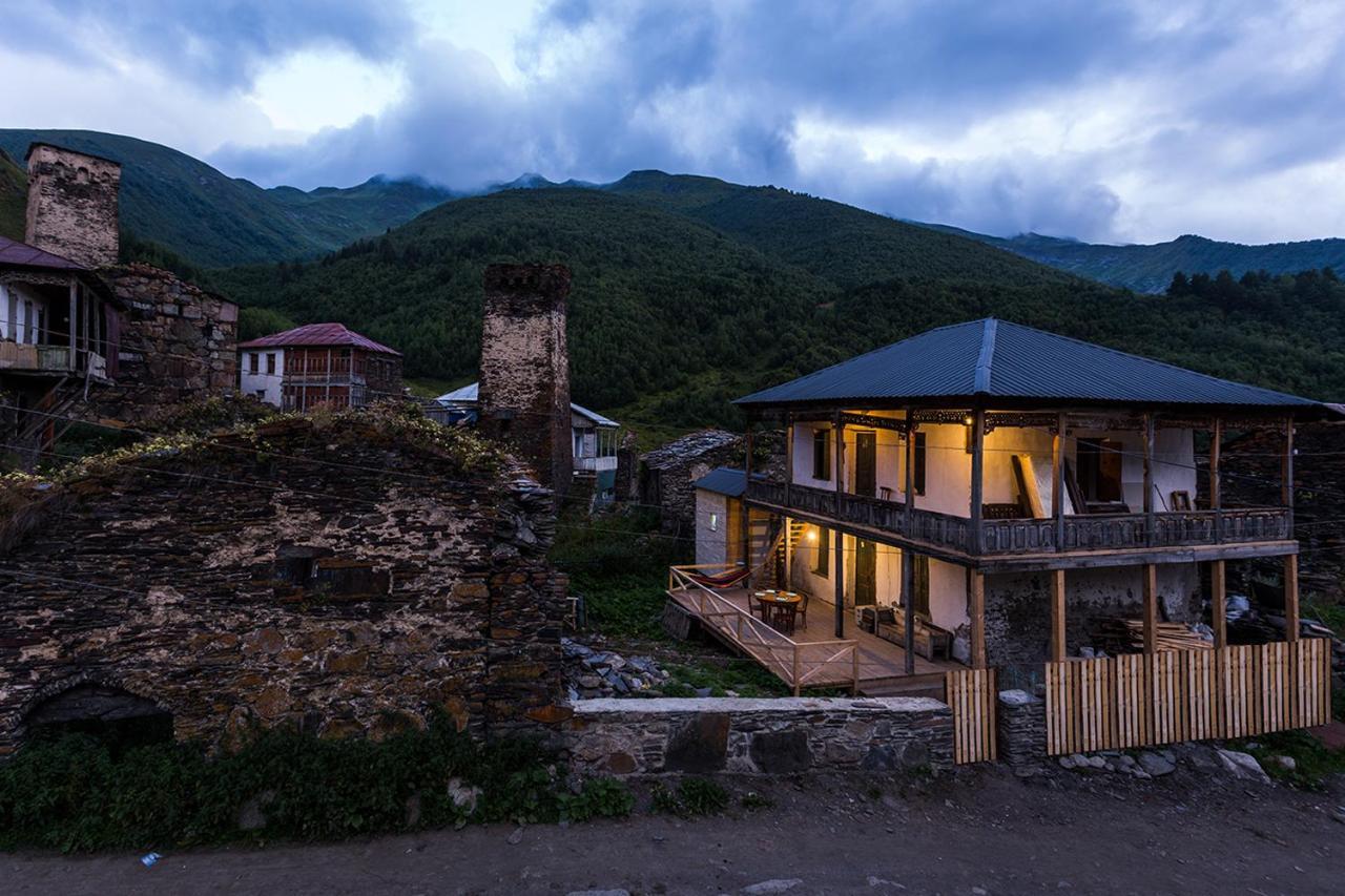 Agra Ushguli Hotel Exterior photo